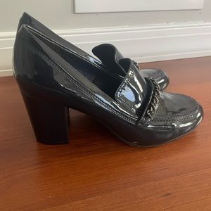 Dark Blue Shiny Loren Tahari Loafer Chunky Heels Size 10M